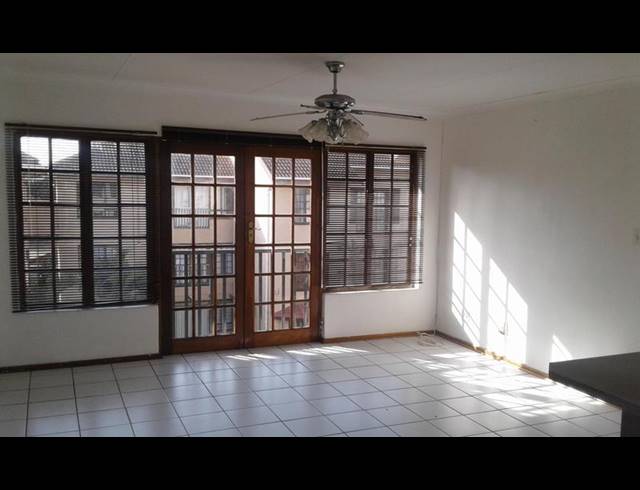 1 BEDROOM PROPERTY TO RENT IN MEER EN SEE
